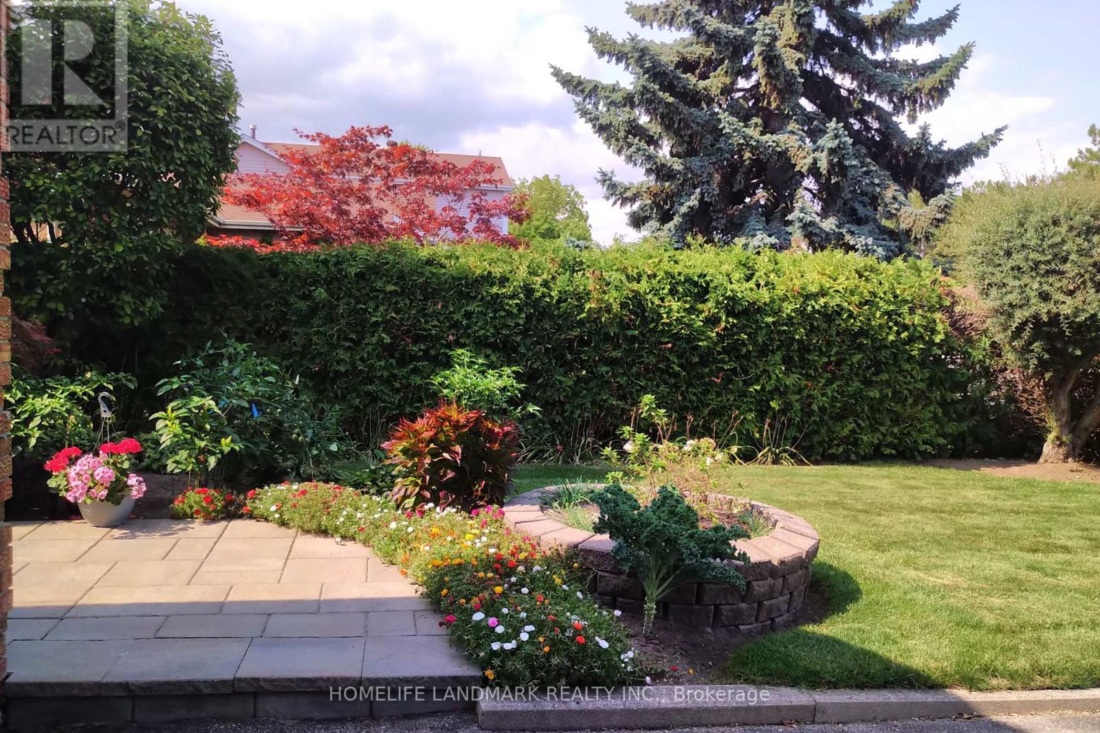 3666 Sawmill Valley Drive, Mississauga, Ontario  L5L 2P6 - Photo 3 - W12427447