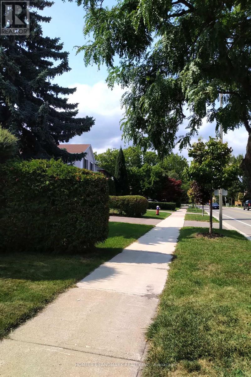 3666 Sawmill Valley Drive, Mississauga, Ontario  L5L 2P6 - Photo 36 - W12427447