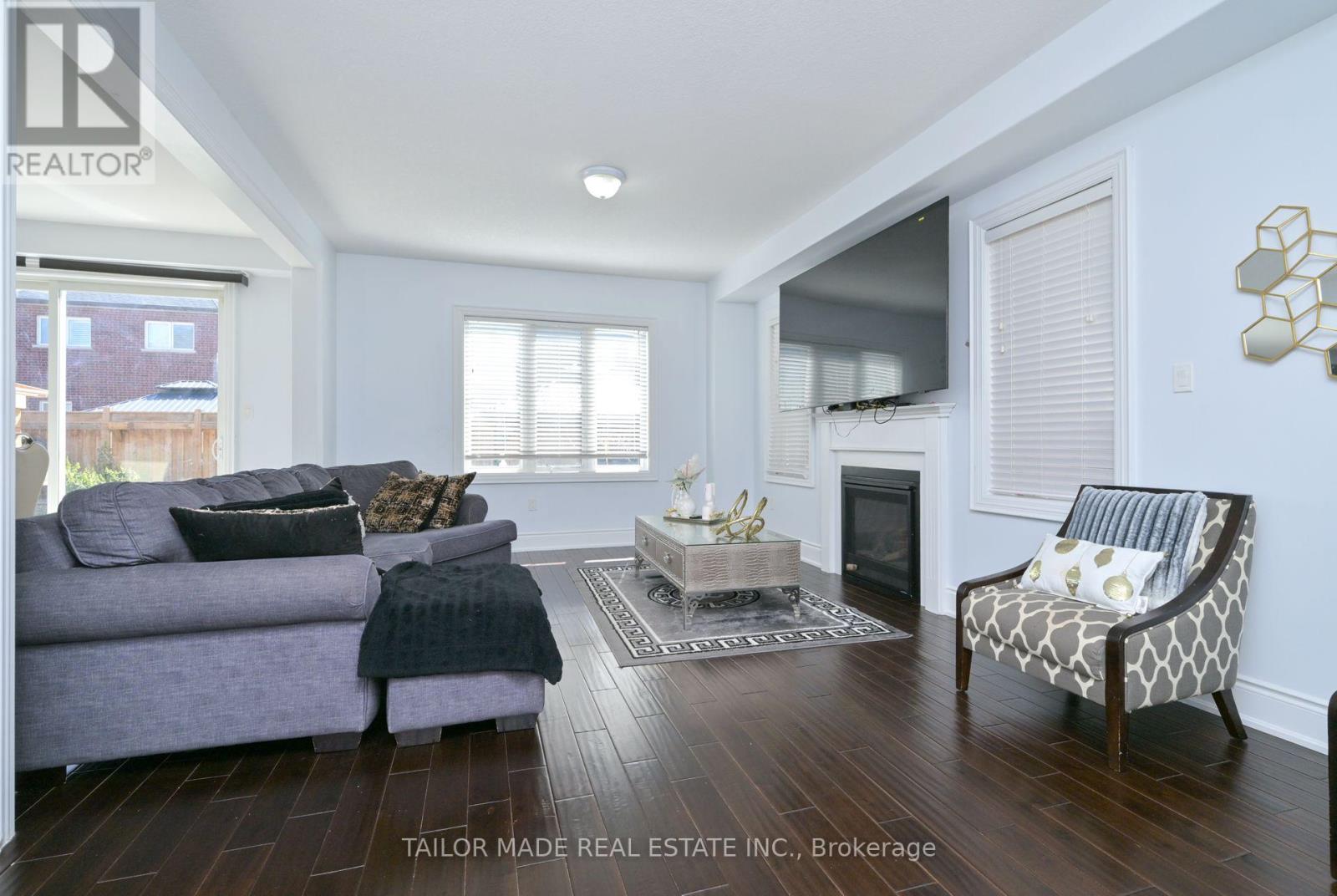 73 Morrison Avenue, New Tecumseth, Ontario  L9R 0H5 - Photo 16 - N12430171