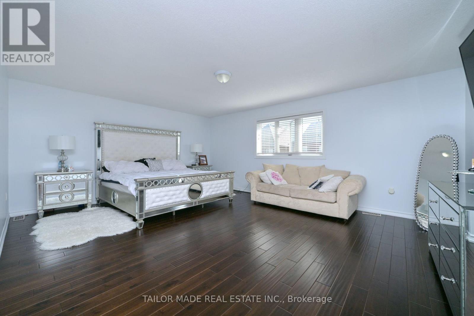 73 Morrison Avenue, New Tecumseth, Ontario  L9R 0H5 - Photo 24 - N12430171