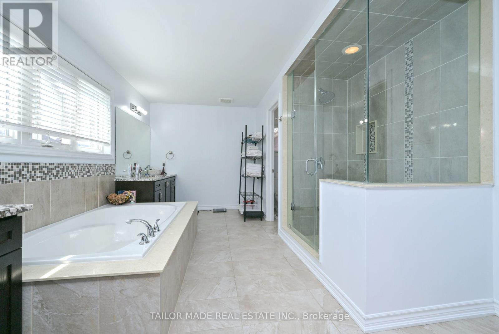 73 Morrison Avenue, New Tecumseth, Ontario  L9R 0H5 - Photo 26 - N12430171