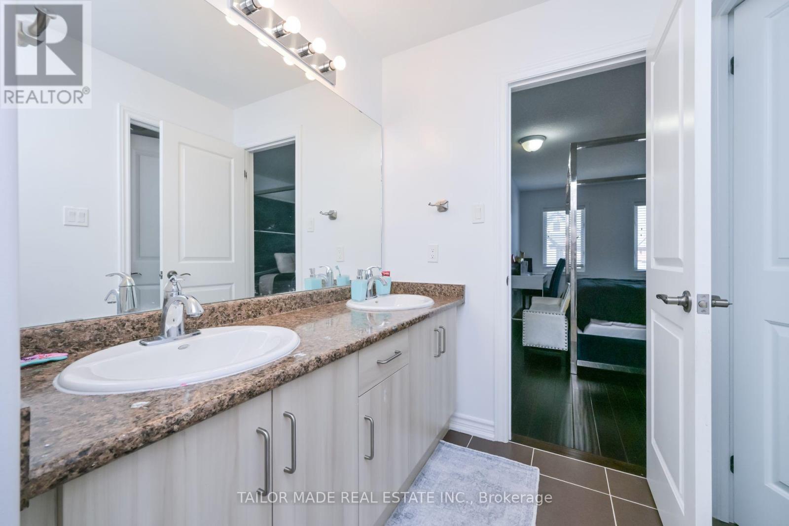73 Morrison Avenue, New Tecumseth, Ontario  L9R 0H5 - Photo 31 - N12430171