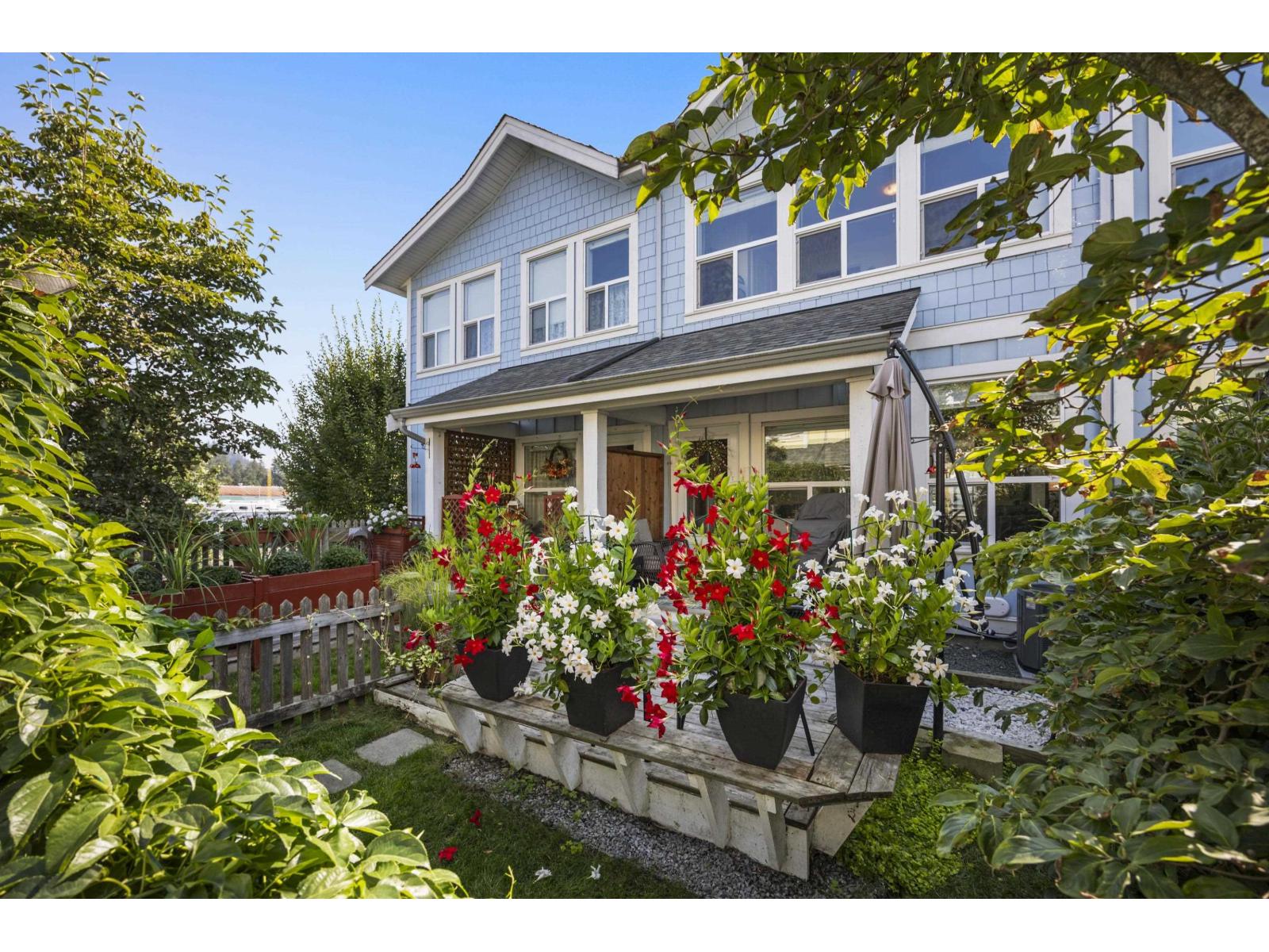 39 44849 Anglers Boulevard, Garrison Crossing, Chilliwack, British Columbia  V2R 0Y4 - Photo 2 - R3046637