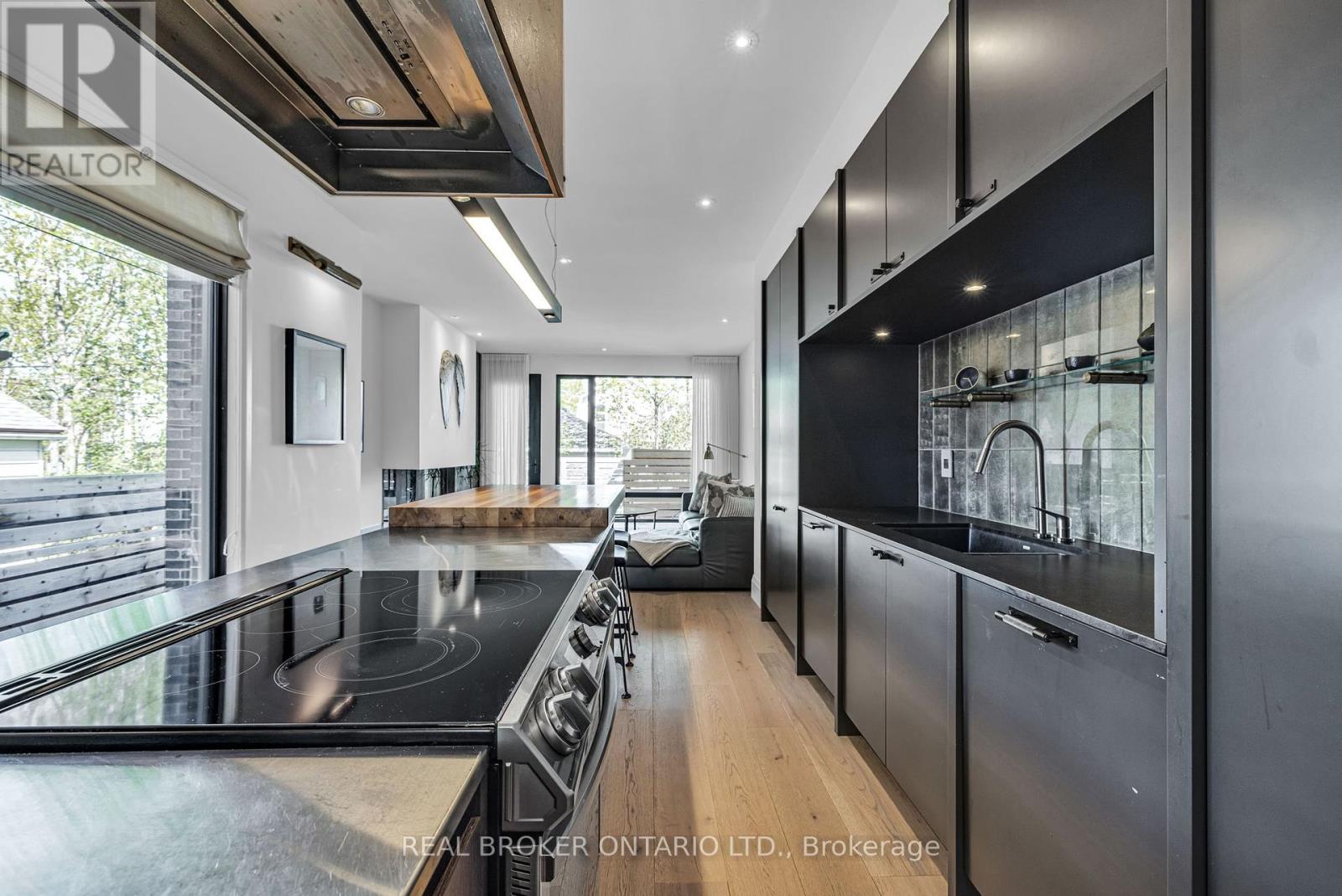 287 Dovercourt Avenue, Ottawa, Ontario  K1Z 7H4 - Photo 7 - X12430176