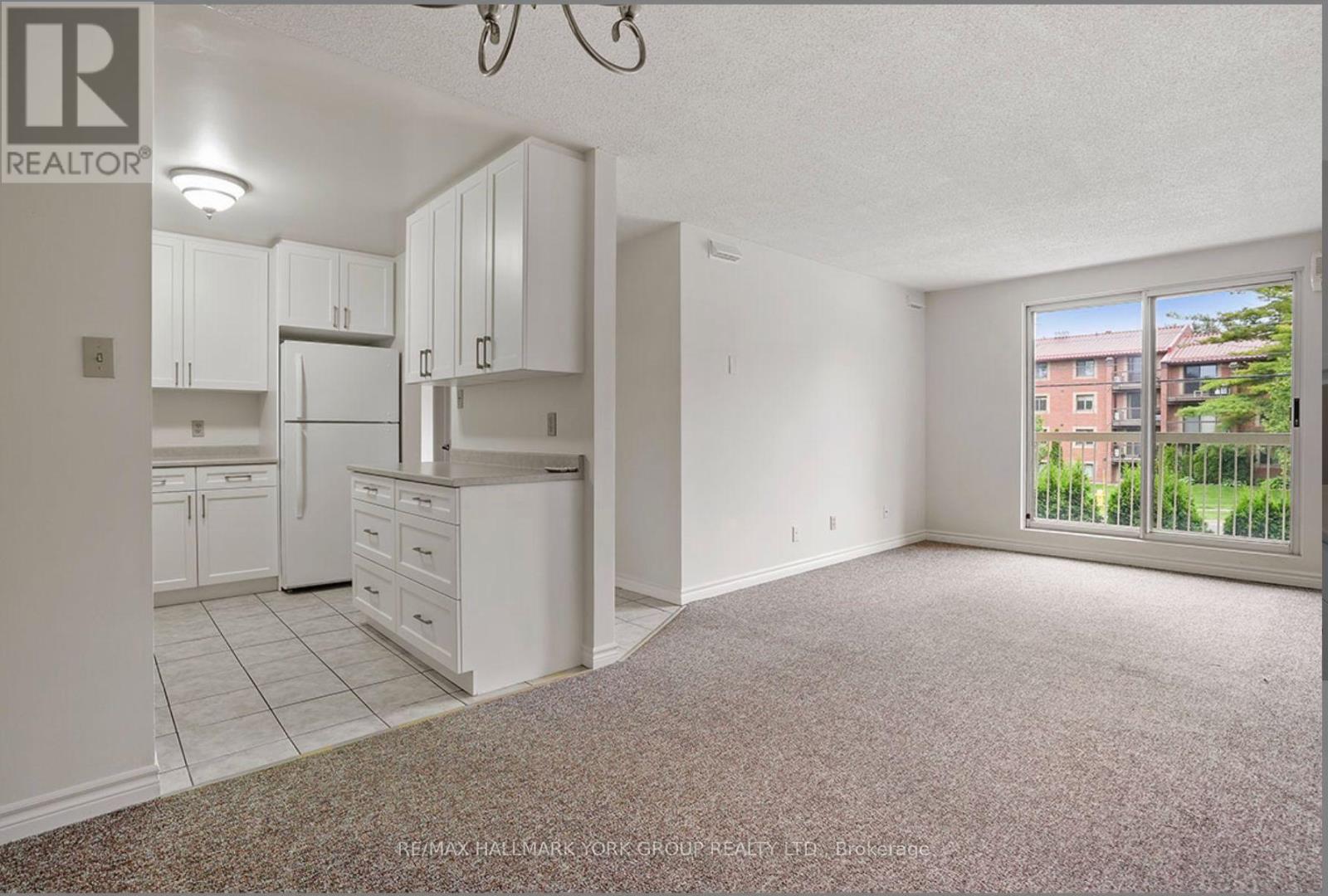 O5 - 131 Edgehill Drive, Barrie, Ontario  L4N 1L9 - Photo 3 - S12427779