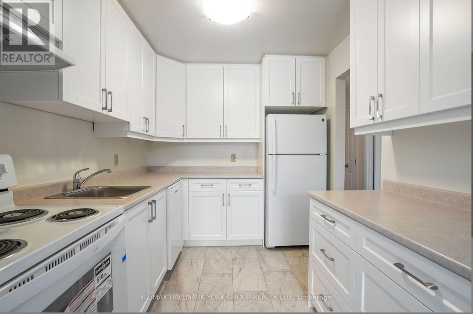 O5 - 131 Edgehill Drive, Barrie, Ontario  L4N 1L9 - Photo 4 - S12427779