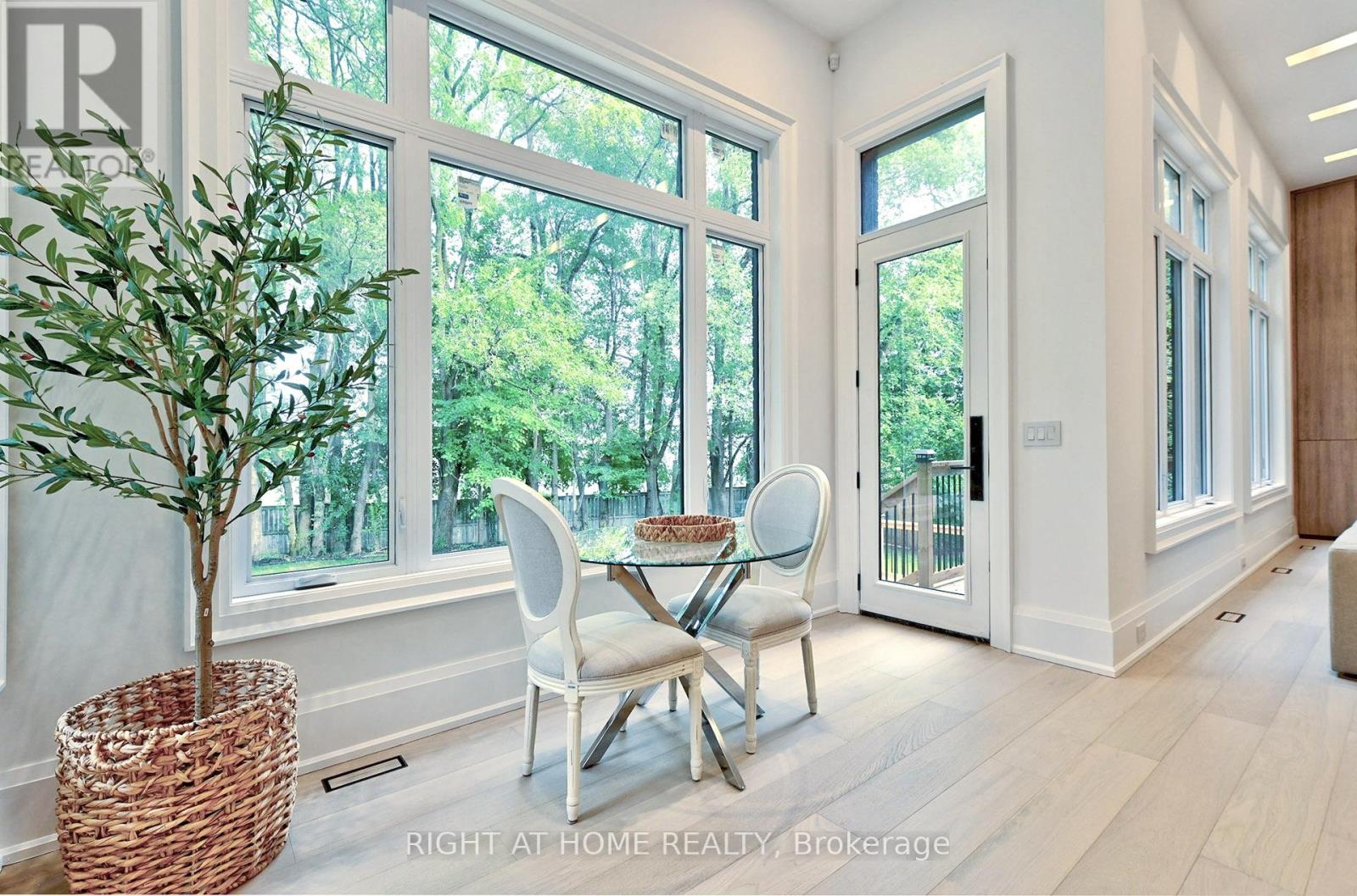 27 Hurlingham Crescent, Toronto, Ontario  M3B 2P9 - Photo 12 - C12430177