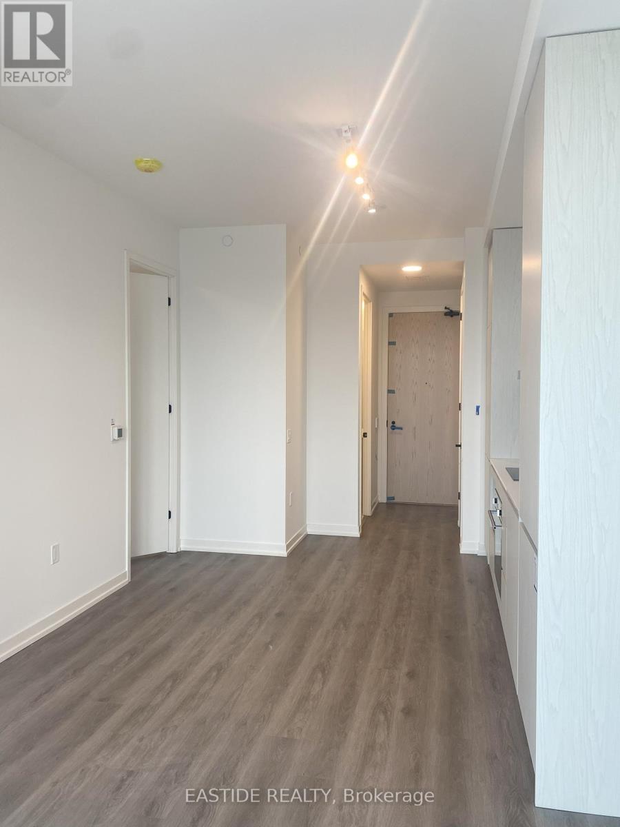 Unit#d109 - 28 Interchange Way, Vaughan, Ontario  L4K 0P8 - Photo 3 - N12427771