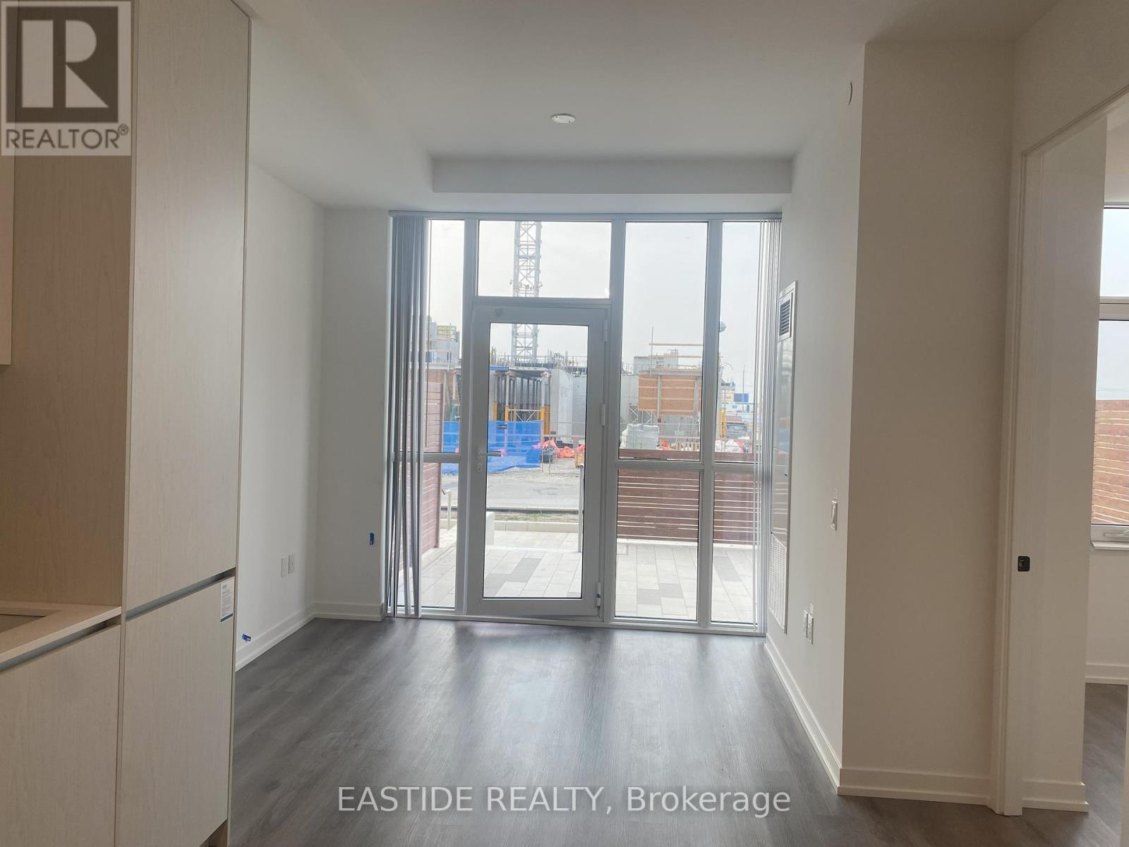 Unit#d109 - 28 Interchange Way, Vaughan, Ontario  L4K 0P8 - Photo 5 - N12427771