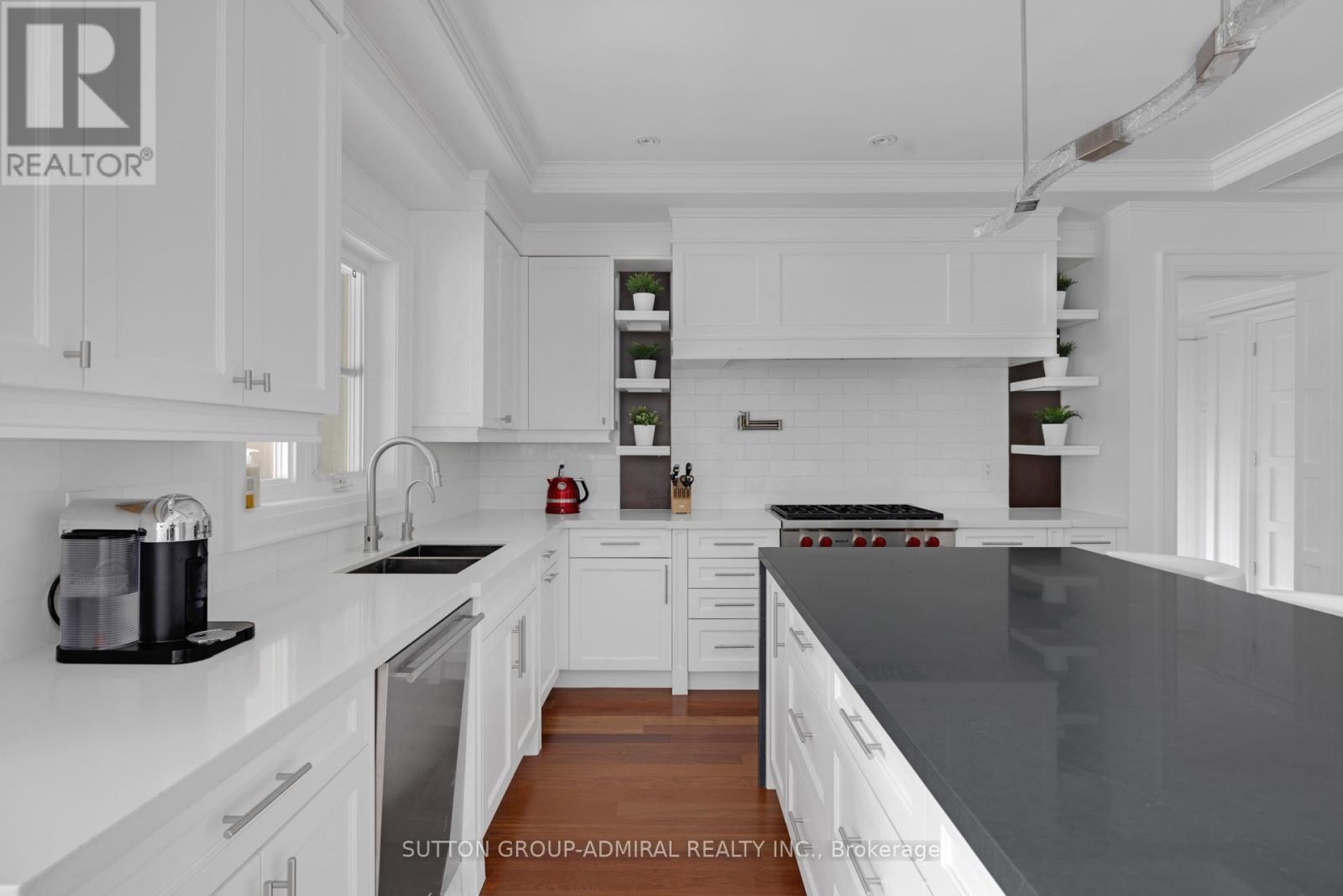 16 Flatbush Avenue, Vaughan, Ontario  L4L 8K3 - Photo 6 - N12430184