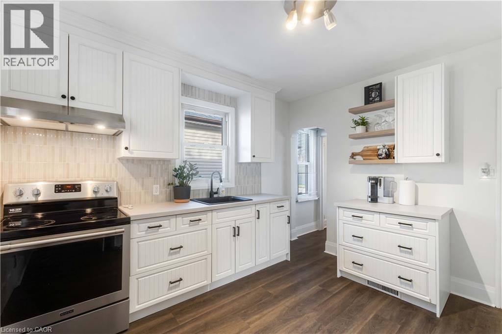 22 Bertram Street, St. Catharines, Ontario  L2R 1A8 - Photo 15 - 40774148