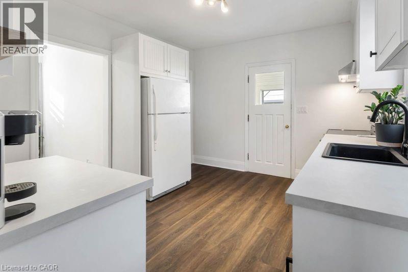22 Bertram Street, St. Catharines, Ontario  L2R 1A8 - Photo 18 - 40774148