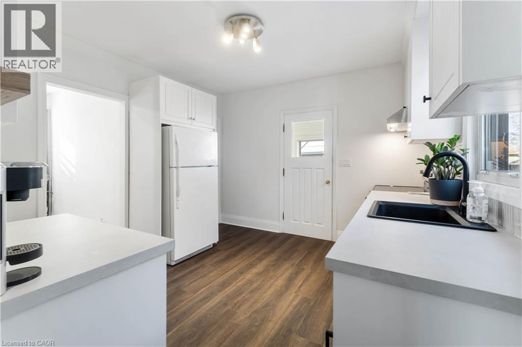 22 Bertram Street, St. Catharines, Ontario  L2R 1A8 - Photo 20 - 40774148