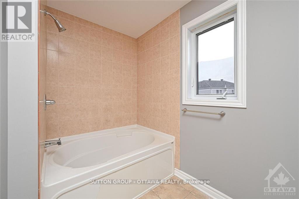 635 Clearbrook Drive, Ottawa, Ontario  K2J 5S1 - Photo 17 - X12430190