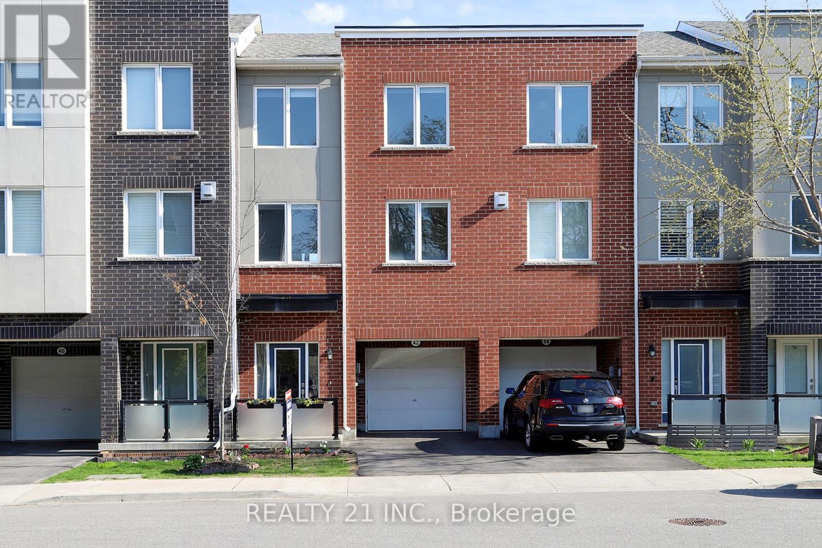 42 HERON PARK PL PLACE N, Toronto, Ontario