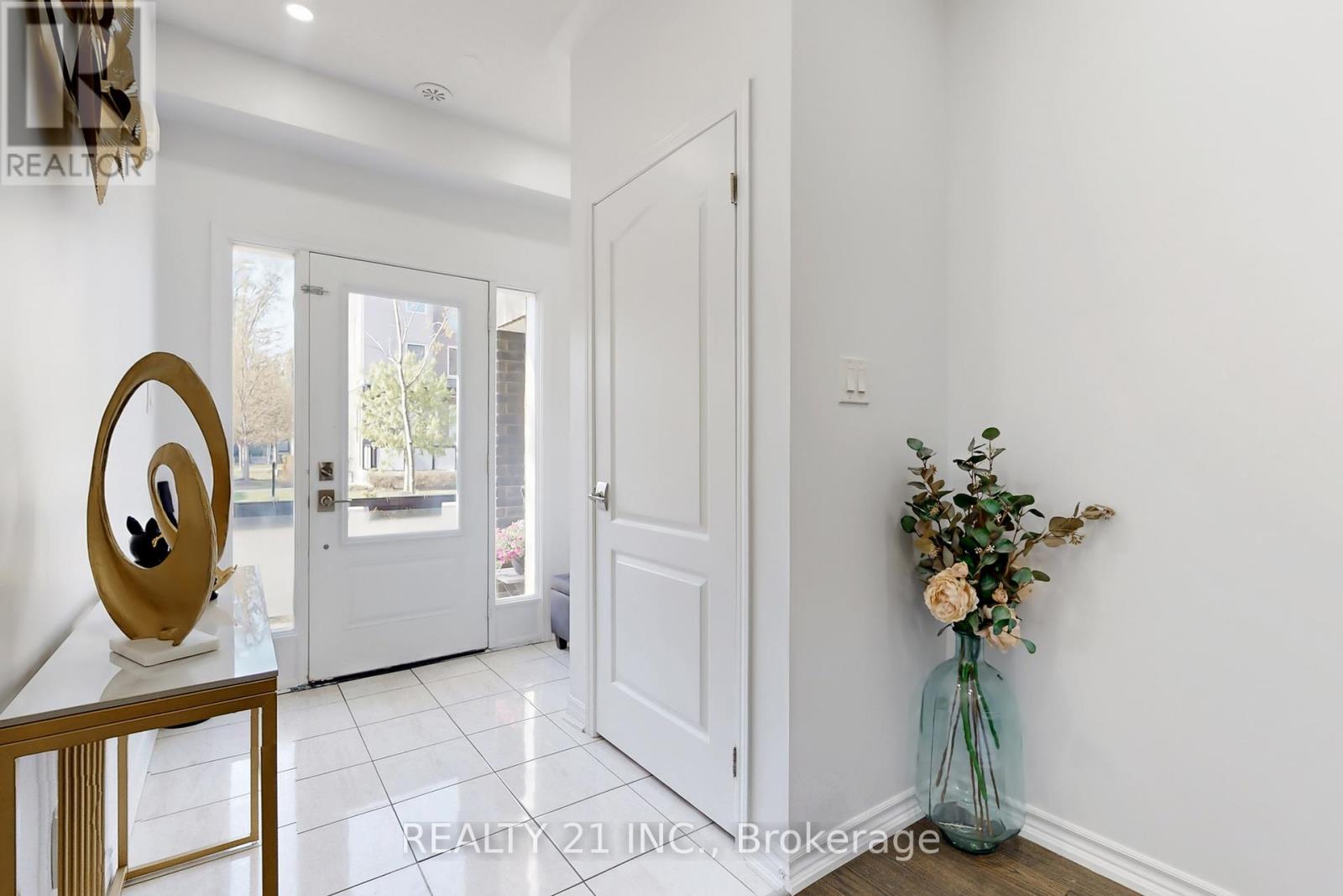 42 Heron Park Pl Place N, Toronto, Ontario  M1E 0B8 - Photo 3 - E12430189