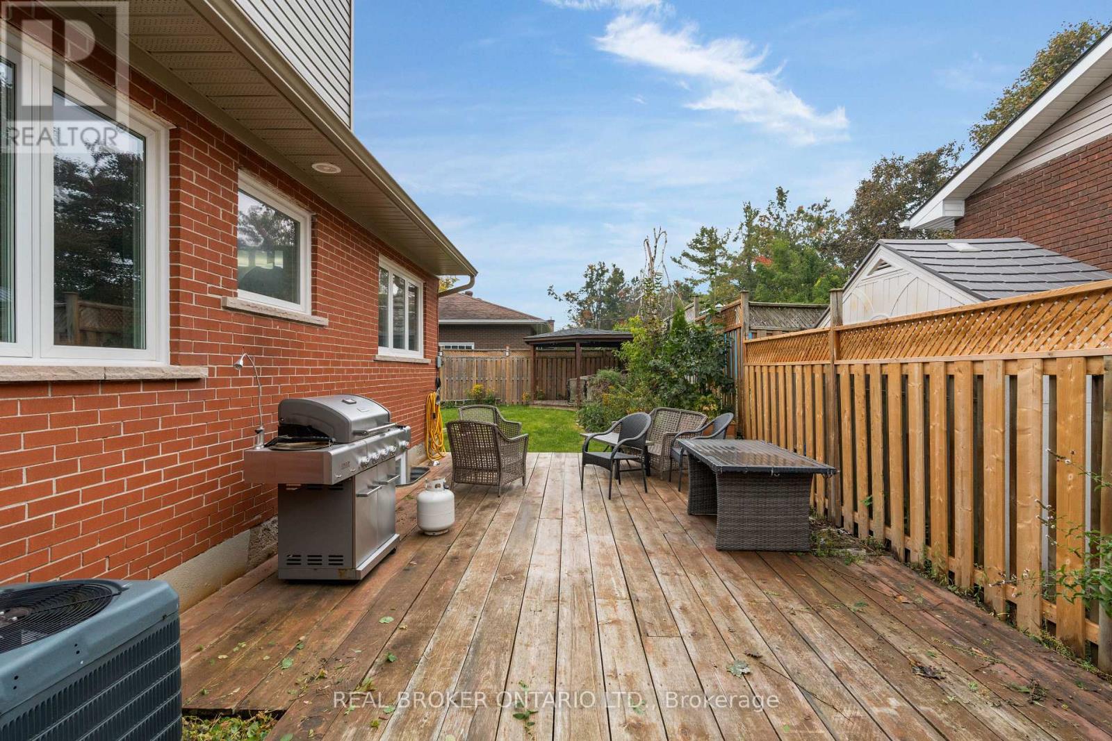 106 Brant Street, Orillia, Ontario  L3V 5P7 - Photo 38 - S12427853