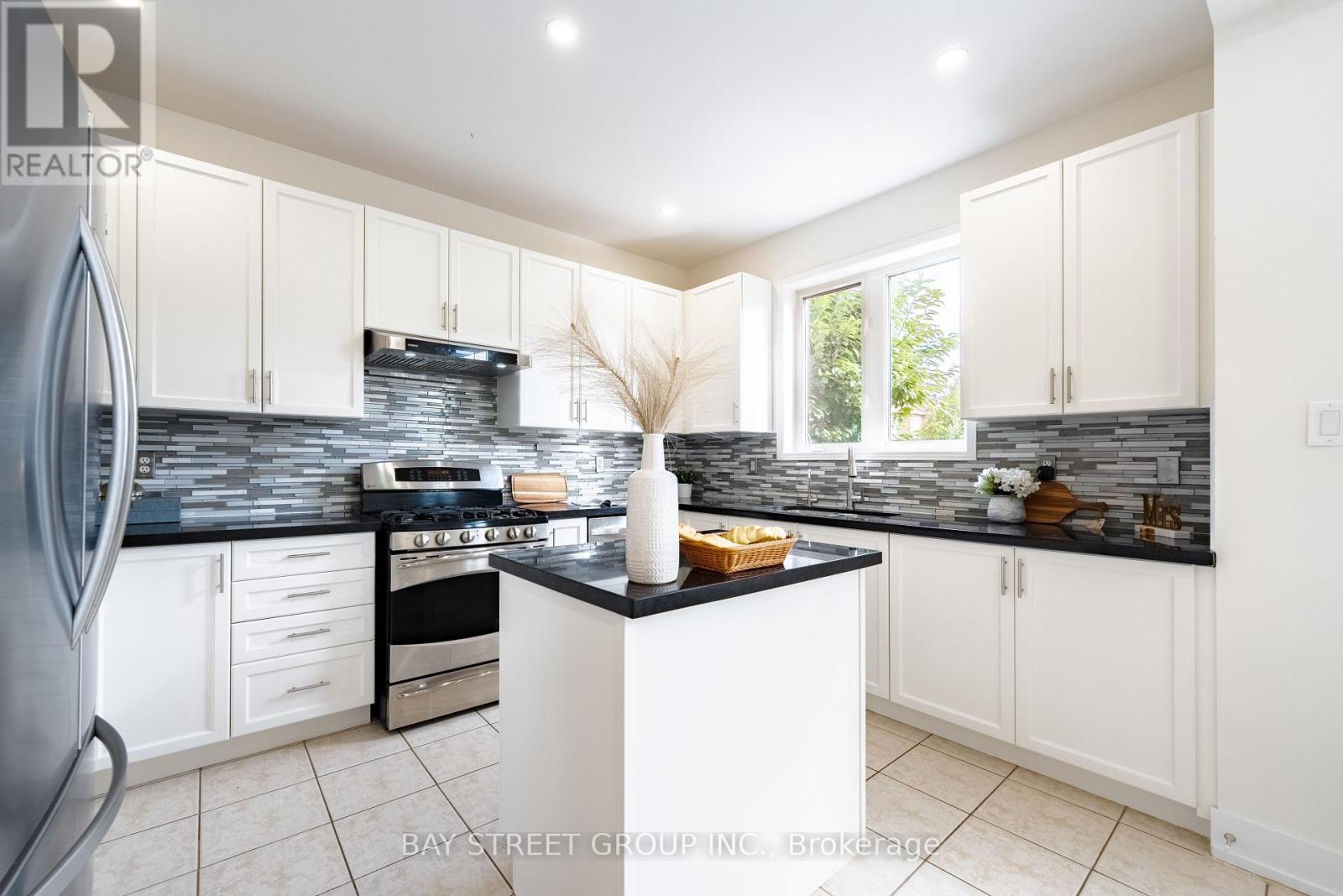 38 Pike Lane, Markham, Ontario  L6B 1G3 - Photo 16 - N12430193