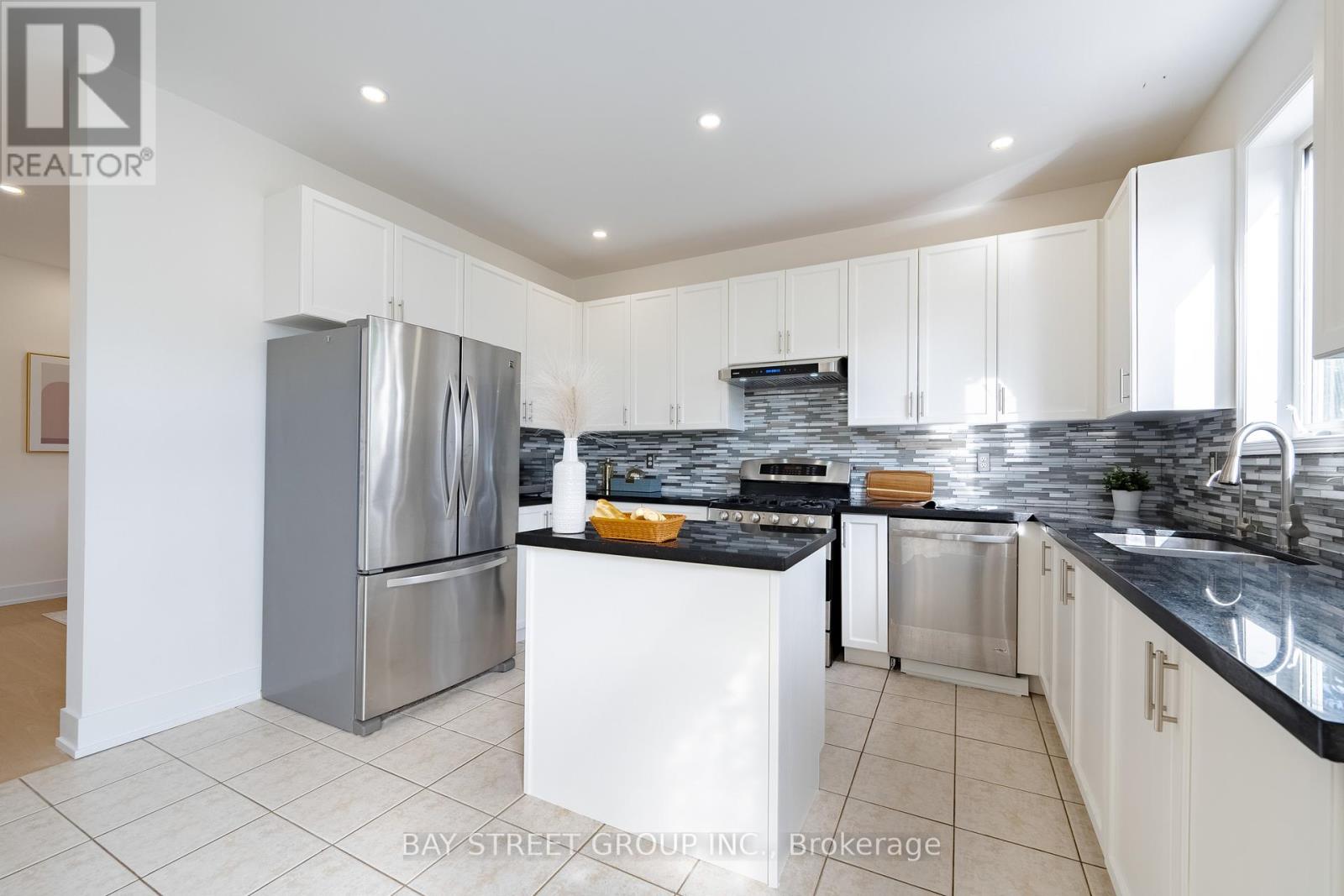 38 Pike Lane, Markham, Ontario  L6B 1G3 - Photo 17 - N12430193