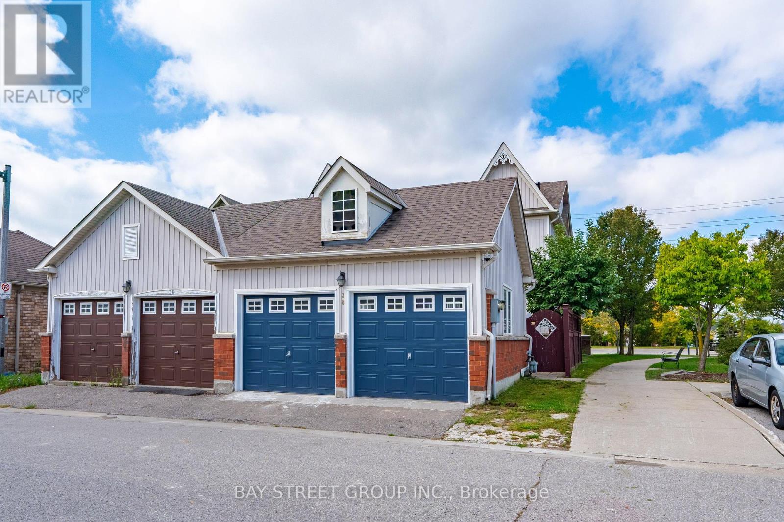 38 Pike Lane, Markham, Ontario  L6B 1G3 - Photo 2 - N12430193