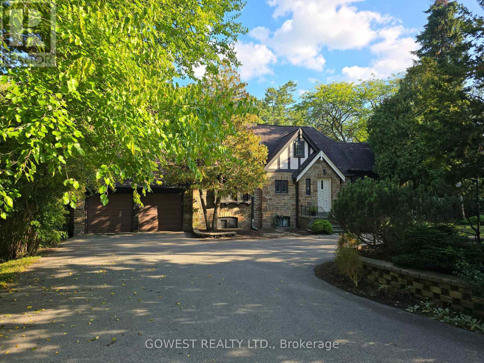62 PINEWOOD TRAIL, Mississauga, Ontario