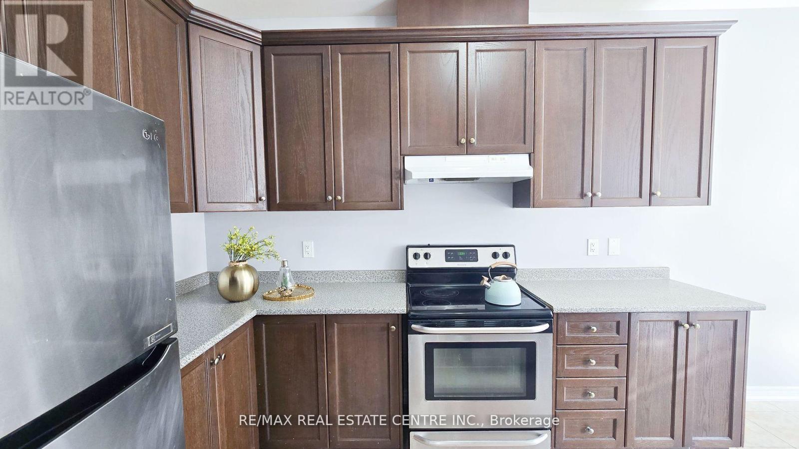 19 Lackington Street, Brampton, Ontario  L6X 5P1 - Photo 11 - W12430194