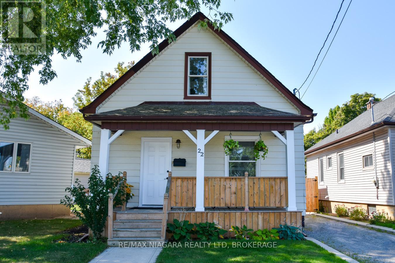 22 Bertram Street, St. Catharines, Ontario  L2R 1A8 - Photo 2 - X12430209