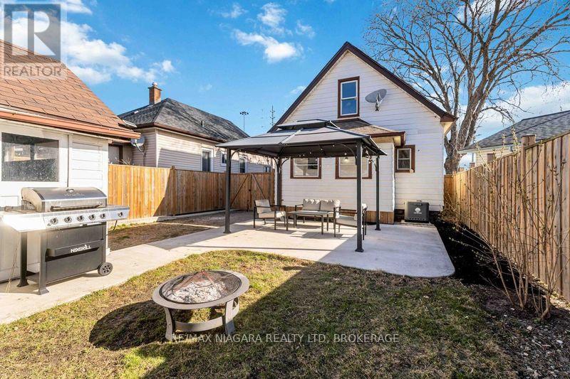 22 Bertram Street, St. Catharines, Ontario  L2R 1A8 - Photo 38 - X12430209