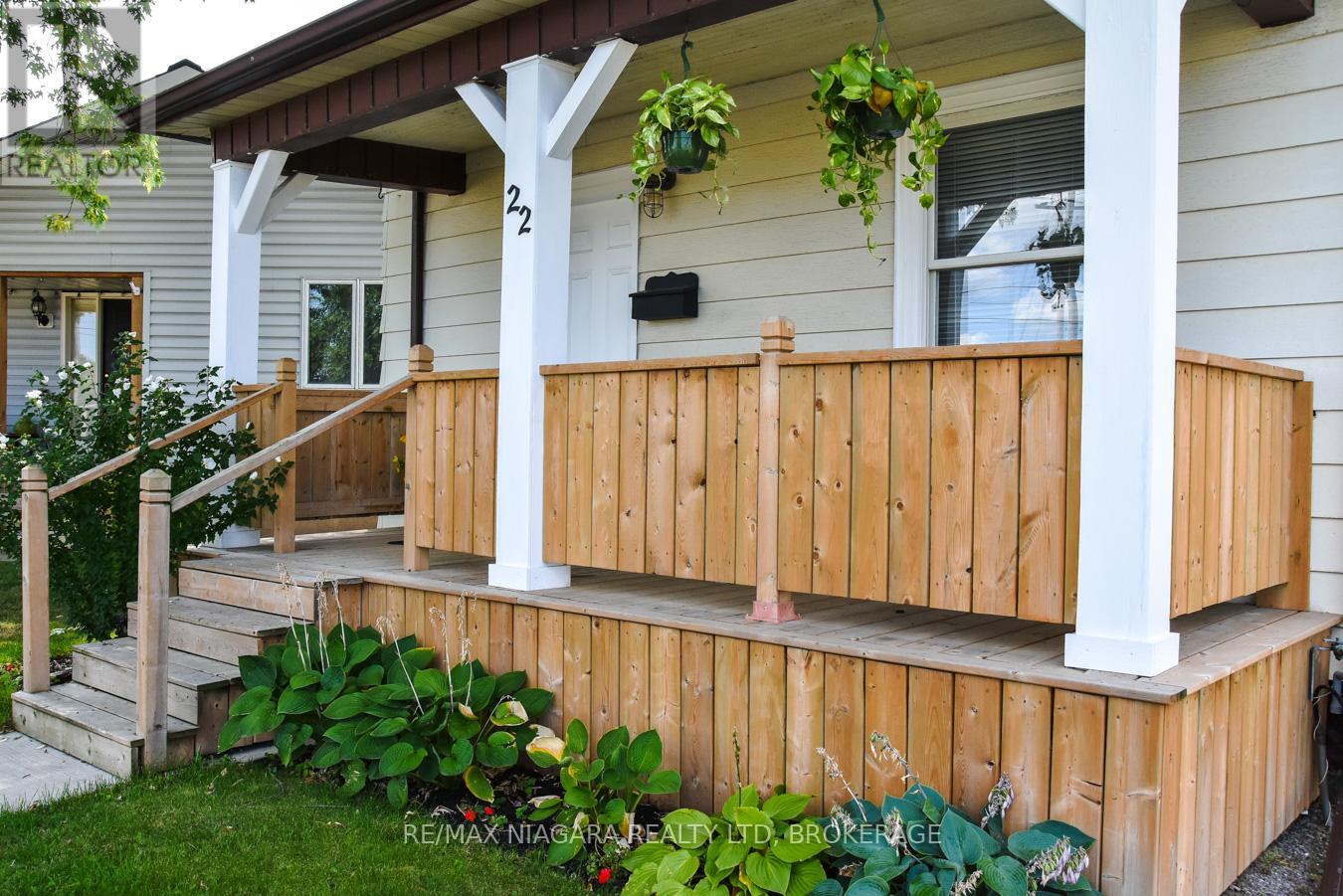 22 Bertram Street, St. Catharines, Ontario  L2R 1A8 - Photo 5 - X12430209