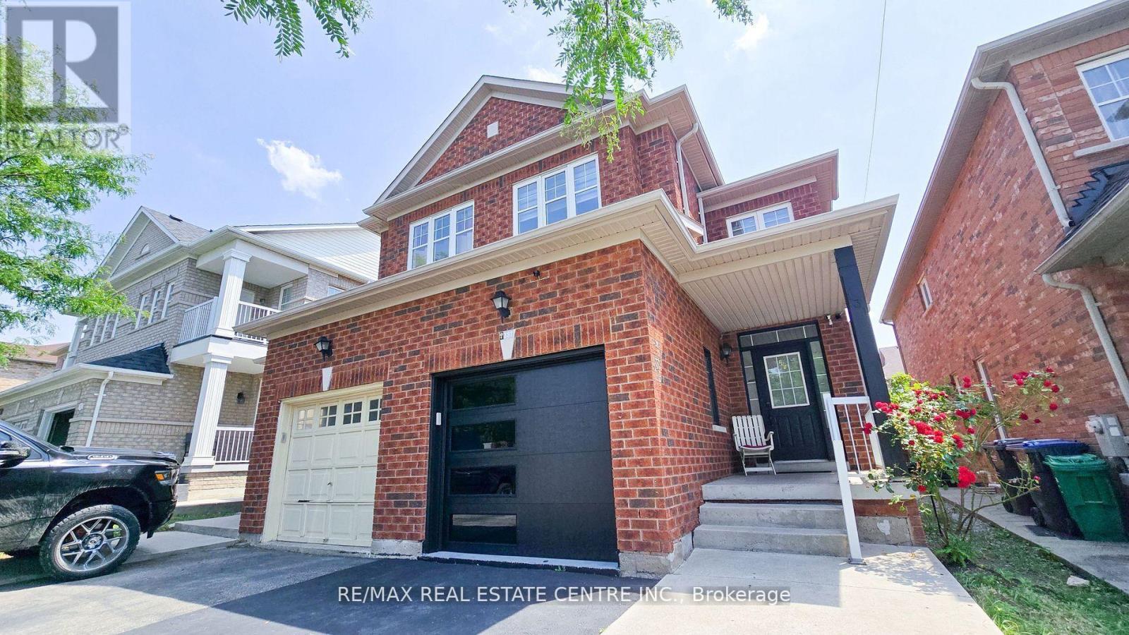 131 Seahorse Avenue, Brampton, Ontario  L6V 4N5 - Photo 3 - W12430200