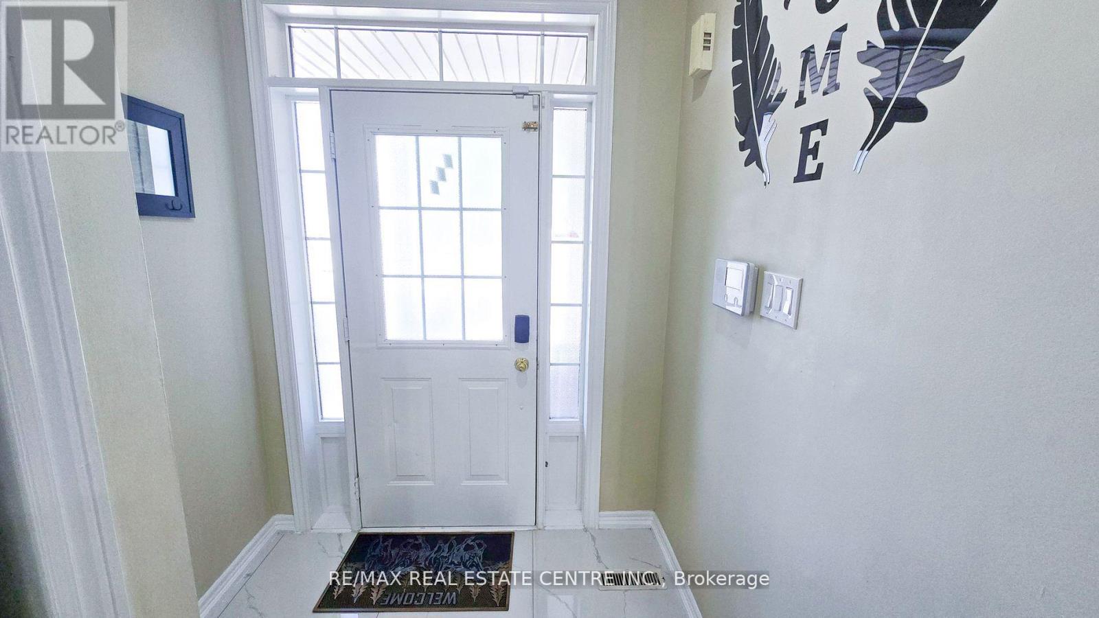 131 Seahorse Avenue, Brampton, Ontario  L6V 4N5 - Photo 6 - W12430200