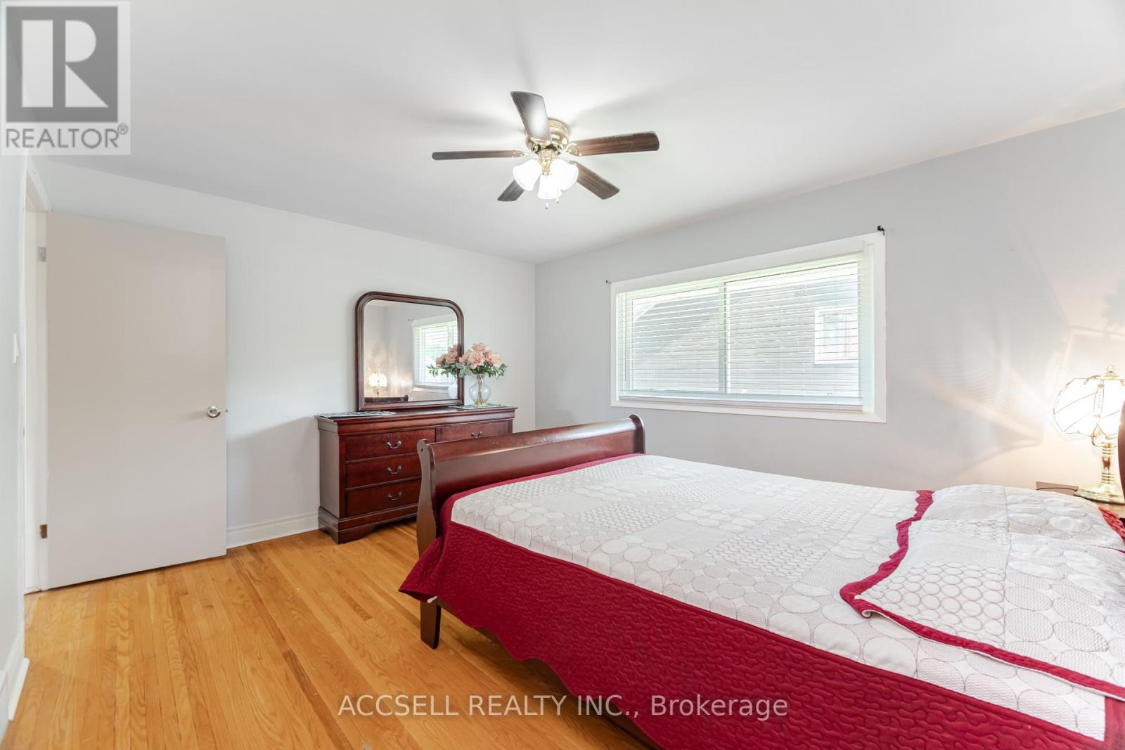 4 Tanner Circle, St. Catharines, Ontario  L2N 3M9 - Photo 23 - X12430202