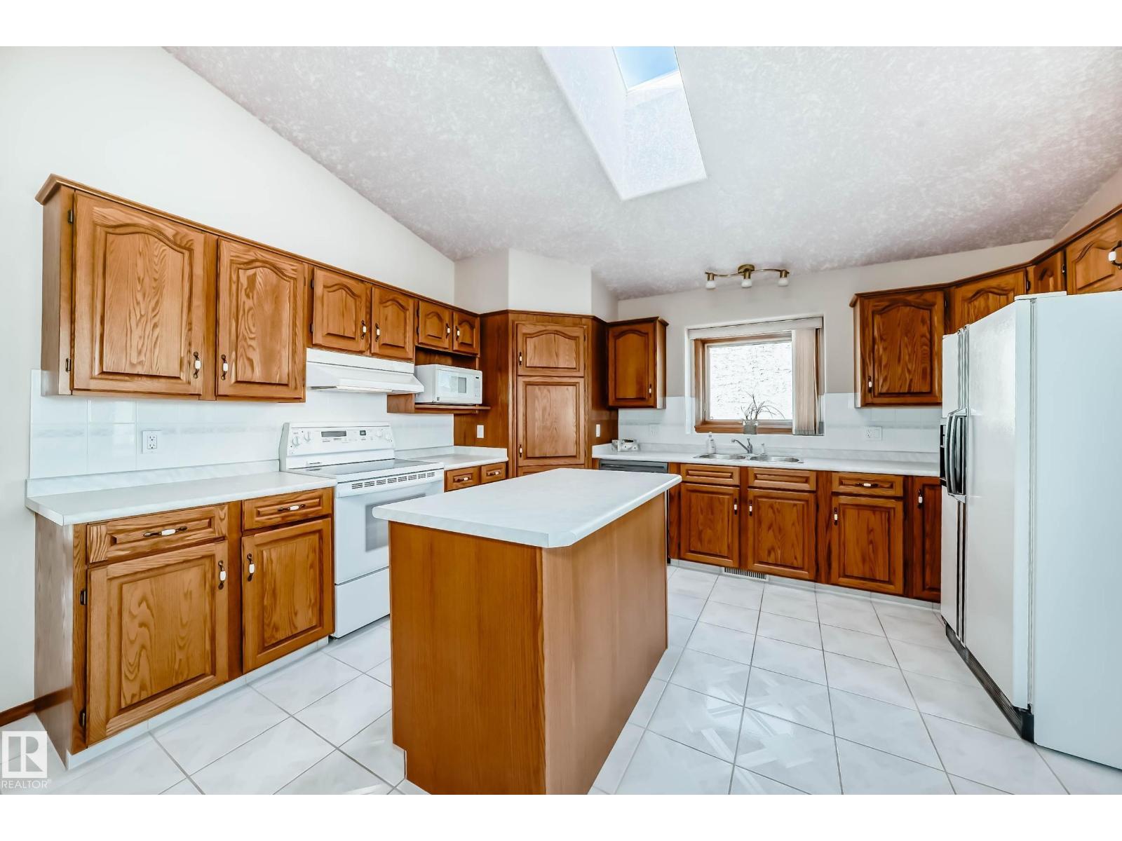 16135 56 St Nw, Edmonton, Alberta  T5Y 2T9 - Photo 6 - E4459812