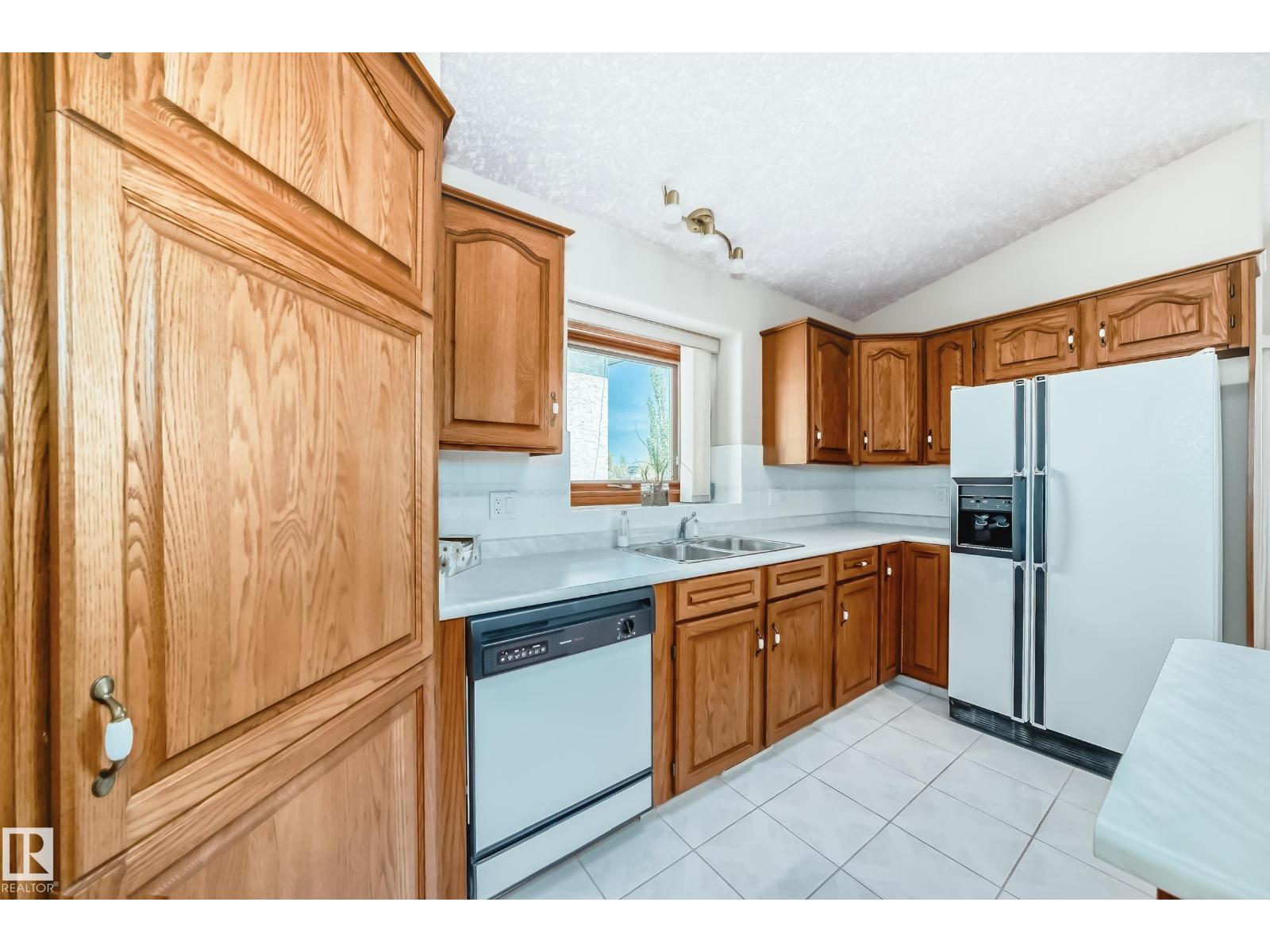 16135 56 St Nw, Edmonton, Alberta  T5Y 2T9 - Photo 10 - E4459812