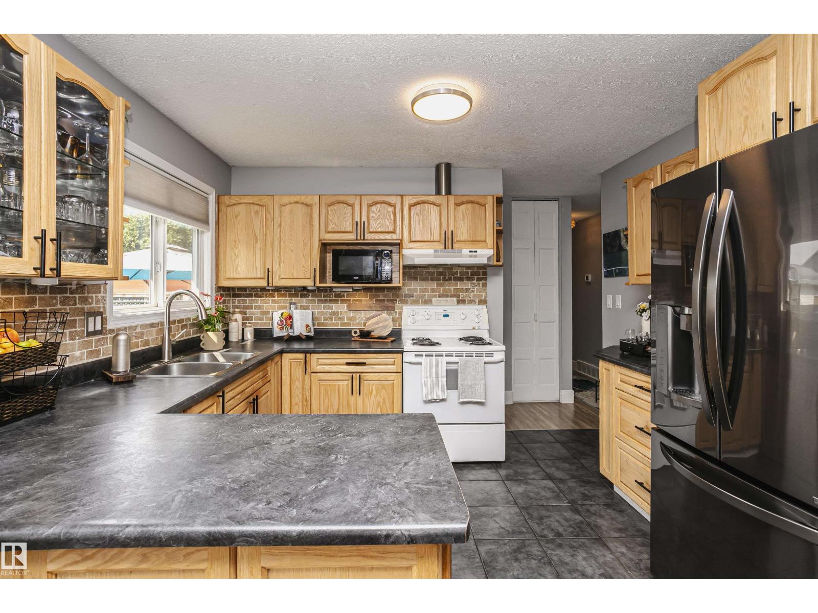 12027 143 Av Nw, Edmonton, Alberta  T5X 3T7 - Photo 16 - E4459814