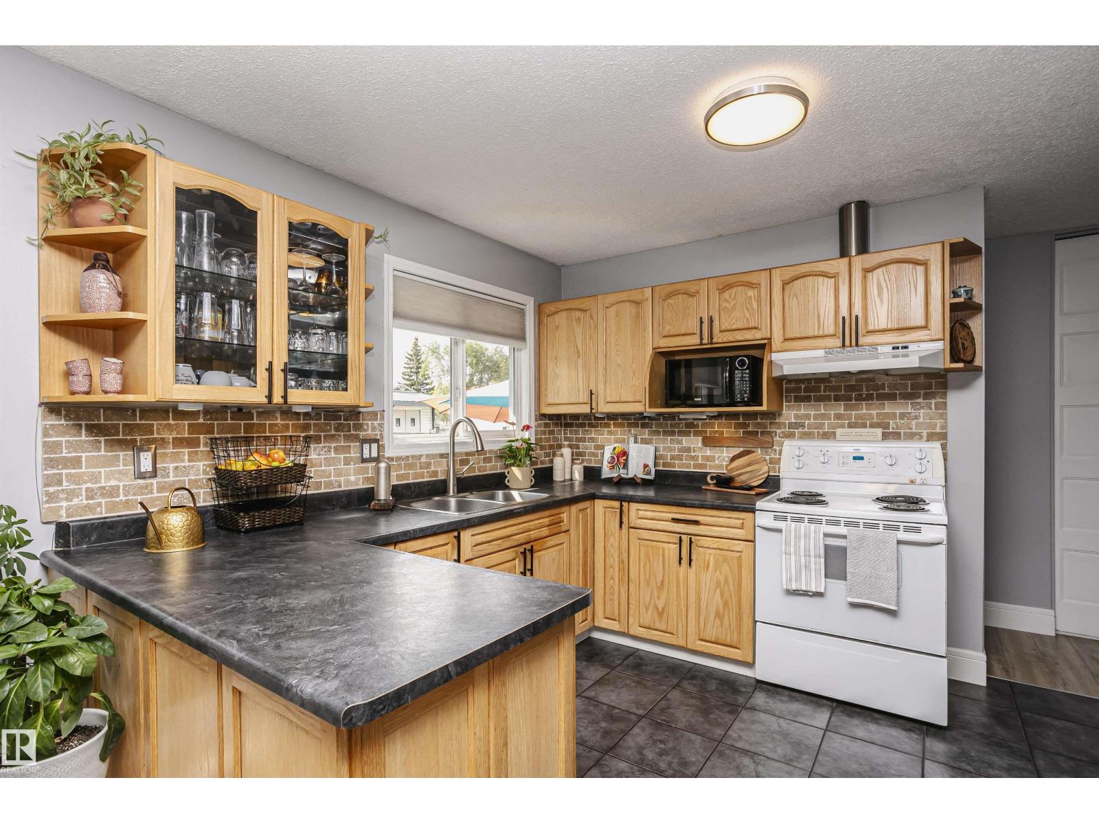 12027 143 Av Nw, Edmonton, Alberta  T5X 3T7 - Photo 17 - E4459814