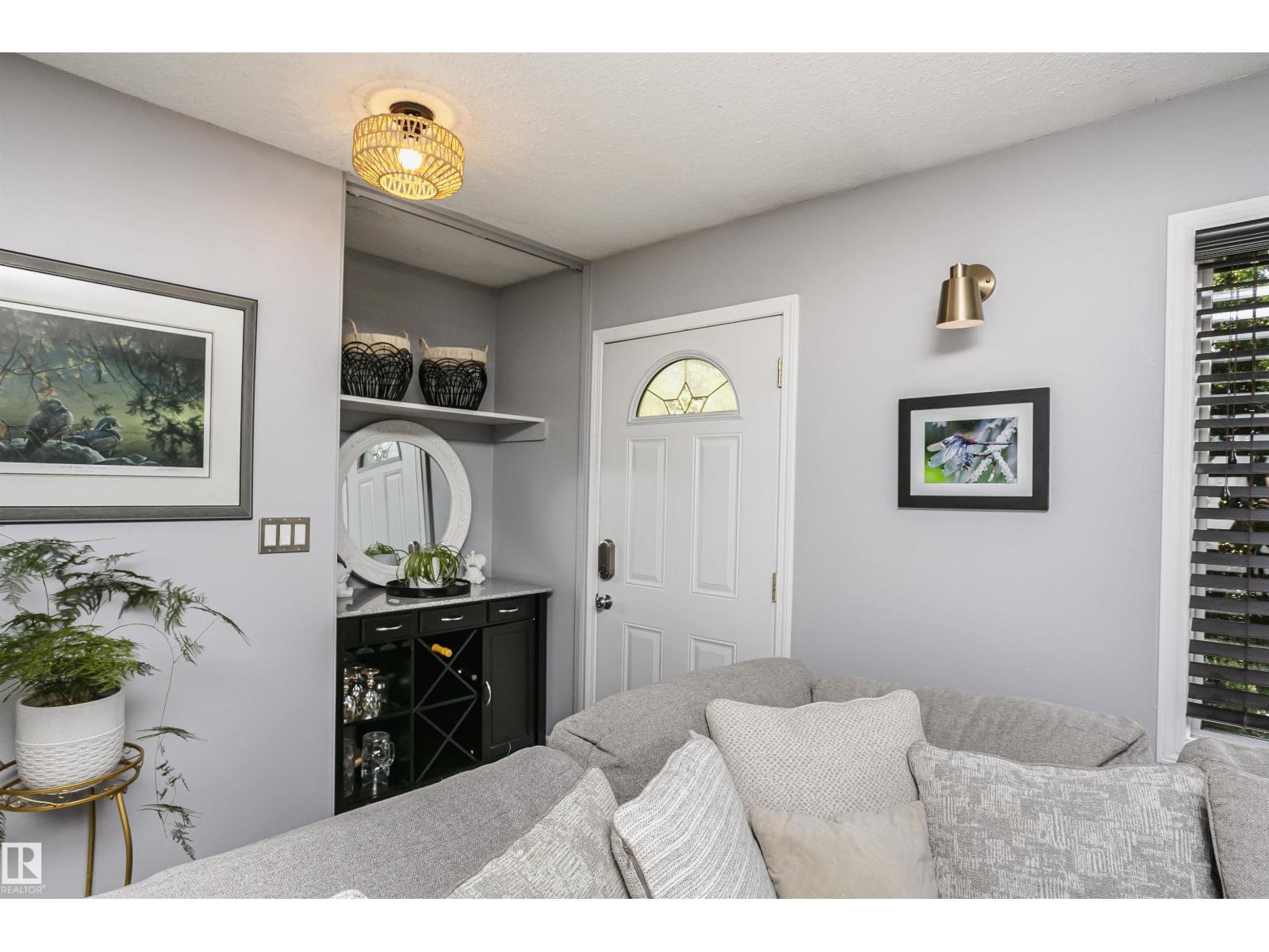 12027 143 Av Nw, Edmonton, Alberta  T5X 3T7 - Photo 3 - E4459814