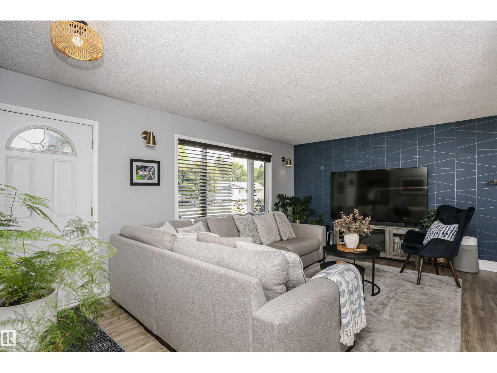 12027 143 Av Nw, Edmonton, Alberta  T5X 3T7 - Photo 5 - E4459814