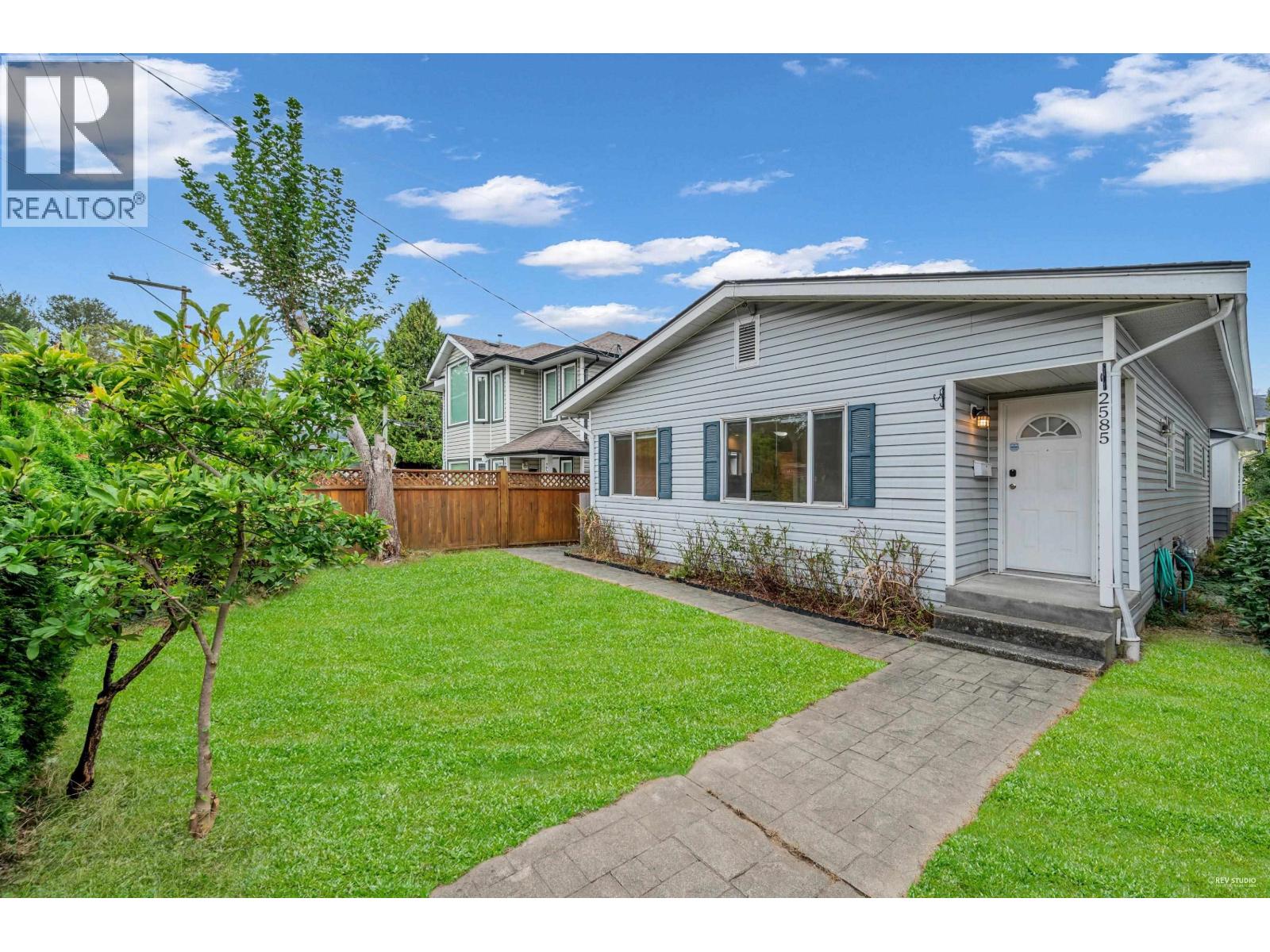 2585 Davies Avenue, Port Coquitlam, British Columbia  V3C 2J8 - Photo 2 - R3052372