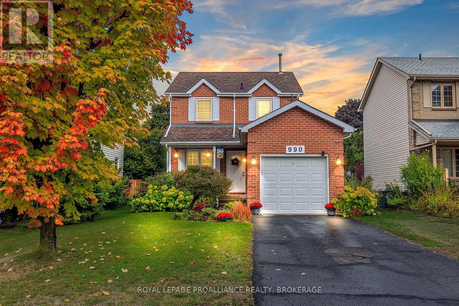 990 LOMBARDY STREET, Kingston, Ontario