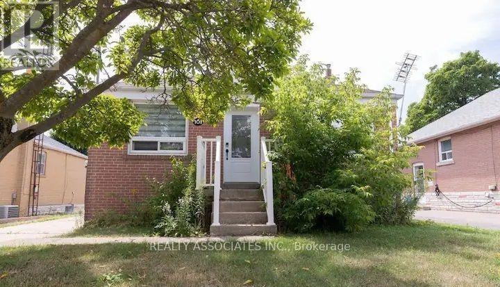 101 REINER ROAD, Toronto, Ontario