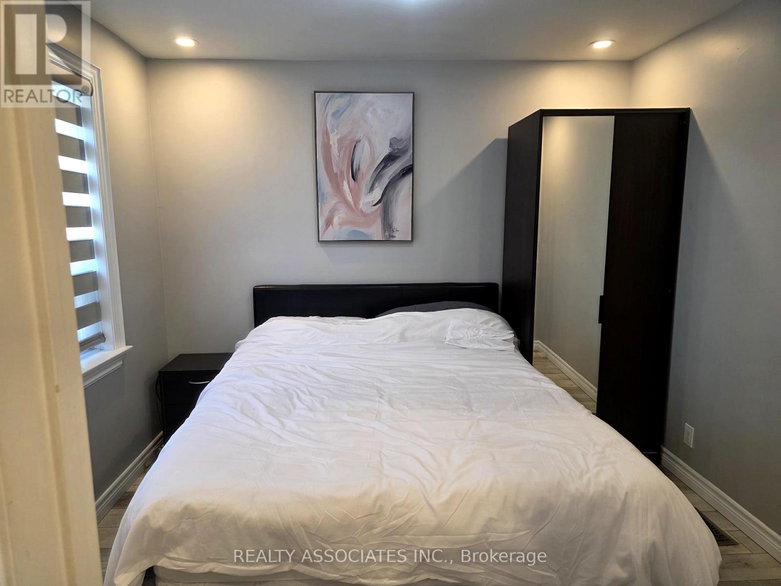 101 Reiner Road, Toronto, Ontario  M3H 2L7 - Photo 8 - C12430237