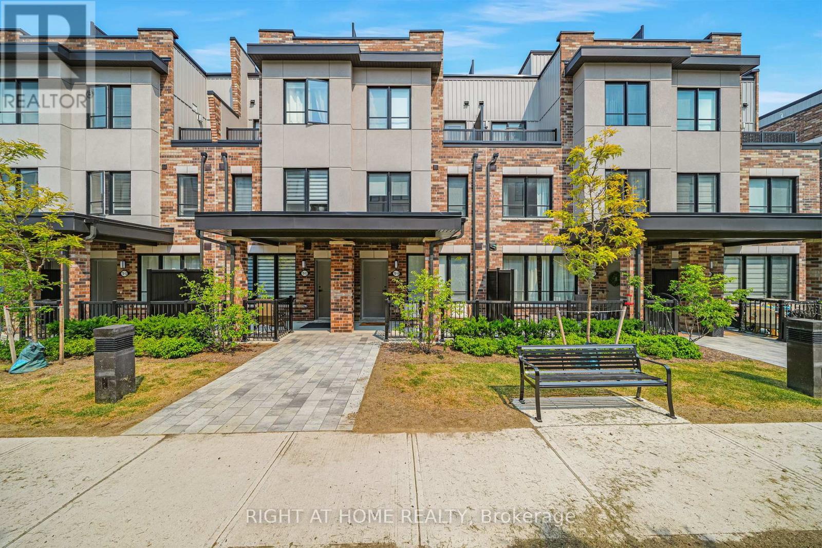 14 - 70 BAYNES WAY, Bradford West Gwillimbury, Ontario