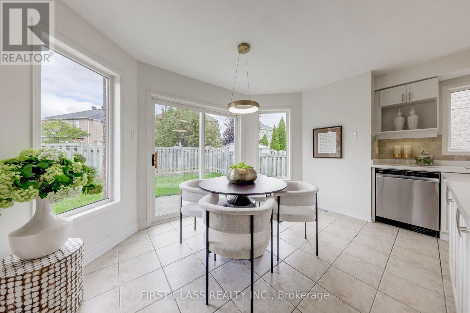 47 Lauraview Crescent, Markham, Ontario  L6C 2R4 - Photo 14 - N12430242