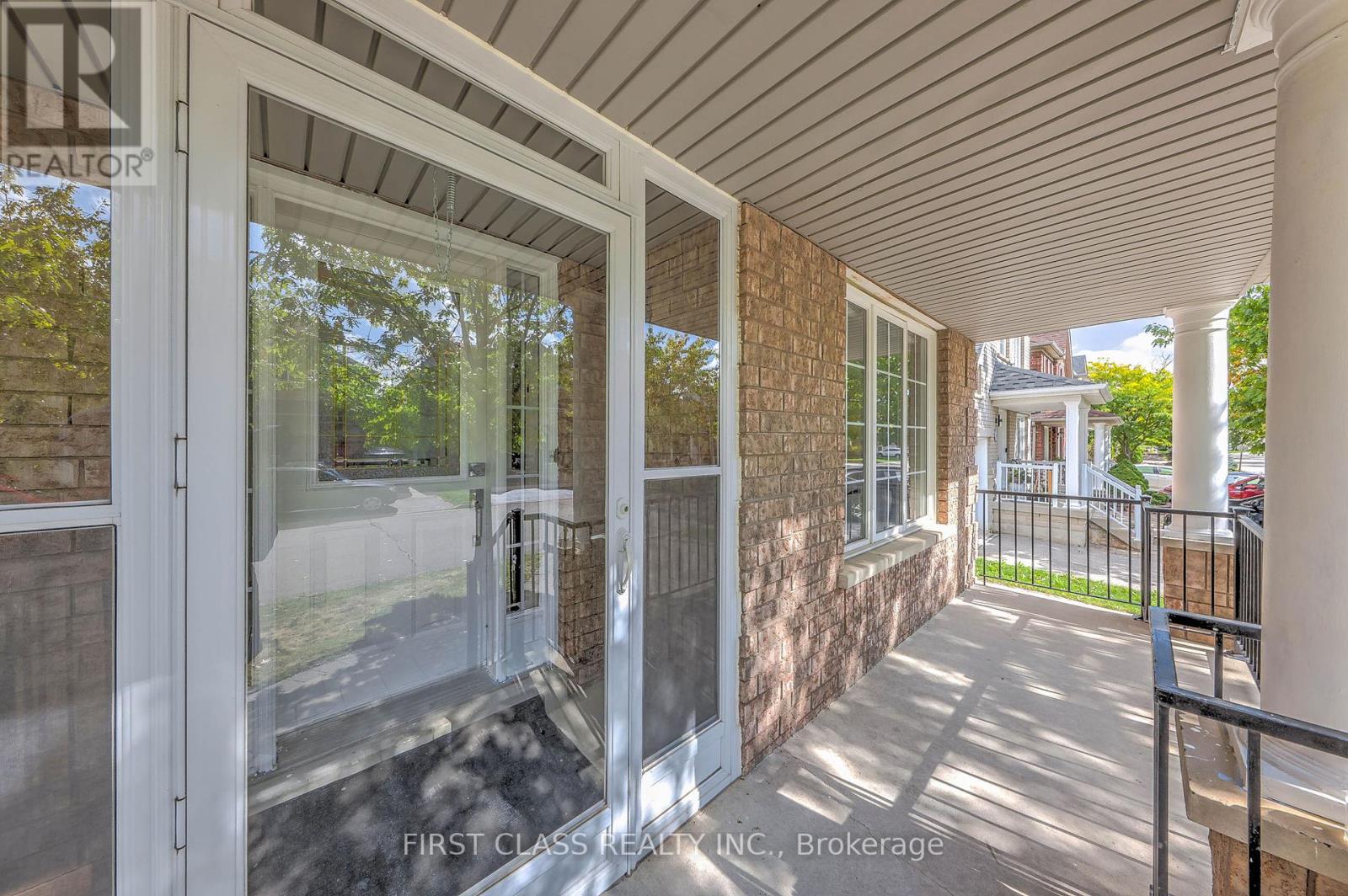 47 Lauraview Crescent, Markham, Ontario  L6C 2R4 - Photo 2 - N12430242