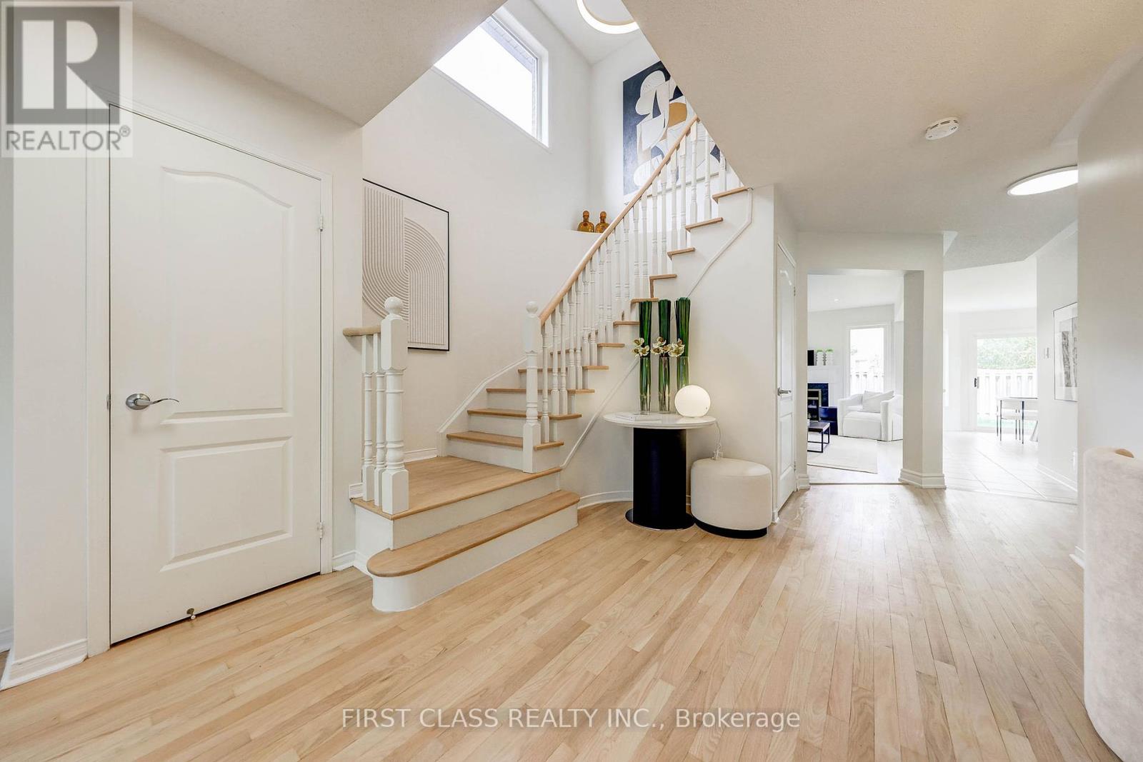 47 Lauraview Crescent, Markham, Ontario  L6C 2R4 - Photo 4 - N12430242