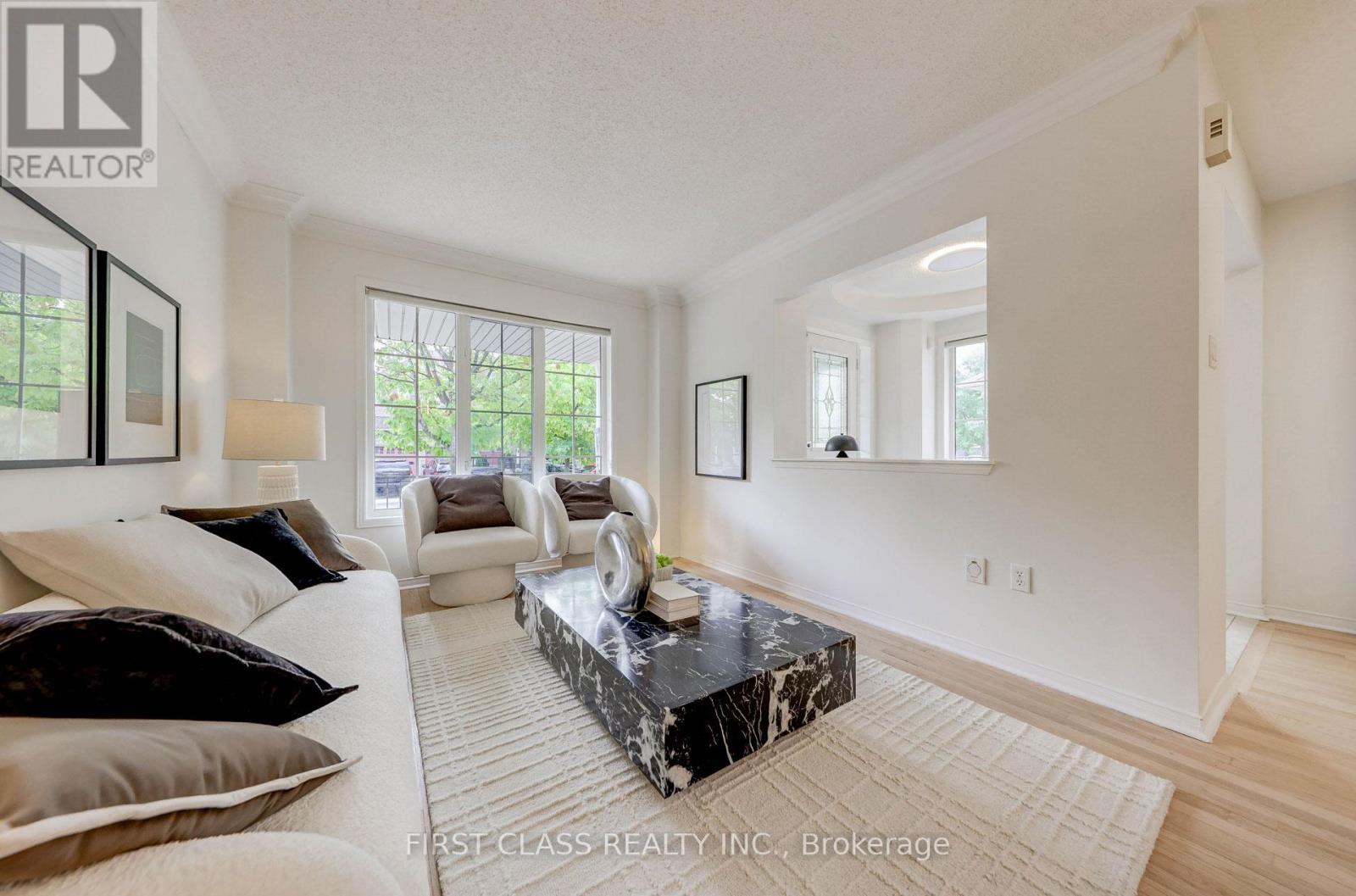 47 Lauraview Crescent, Markham, Ontario  L6C 2R4 - Photo 7 - N12430242