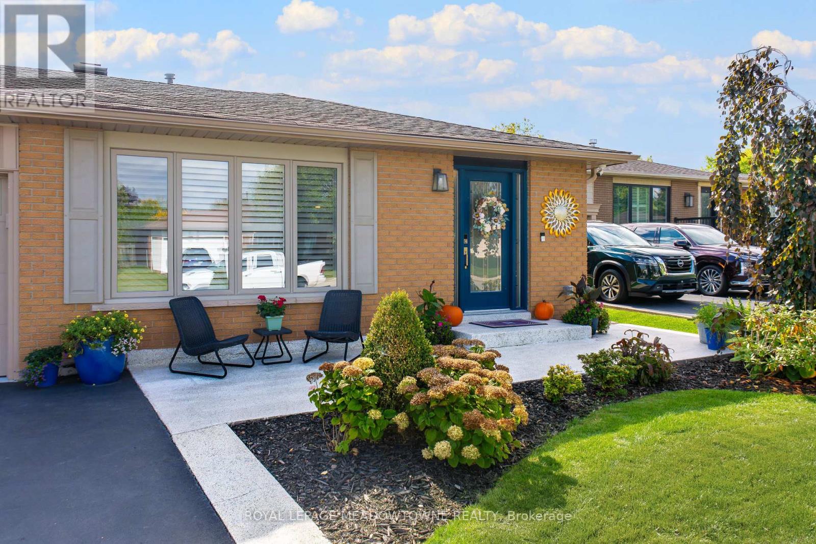 272 Oriole Court, Milton, Ontario  L9T 3R4 - Photo 4 - W12430215