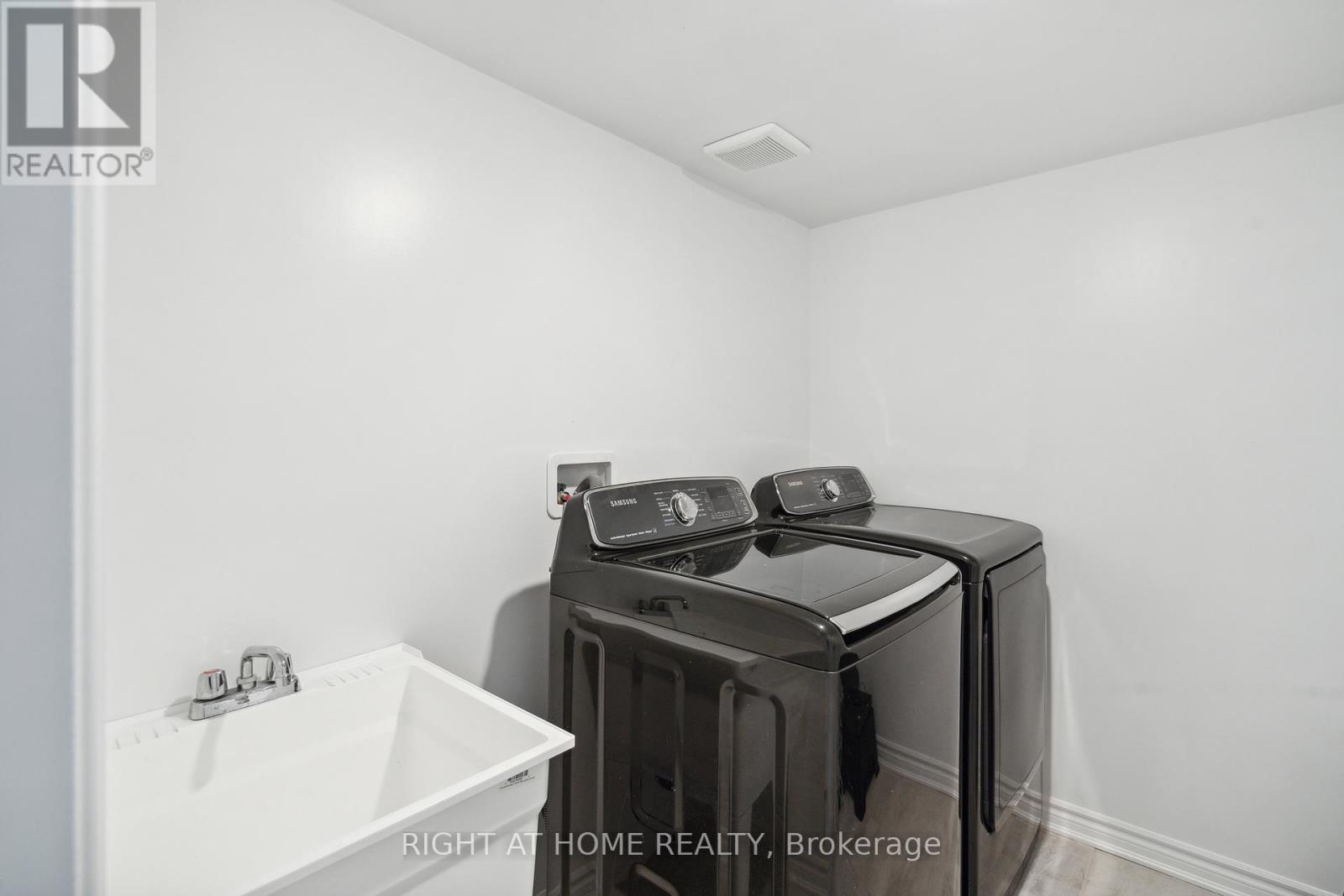 2495 Littlefield Crescent, Oakville, Ontario  L6M 5L9 - Photo 21 - W12430241