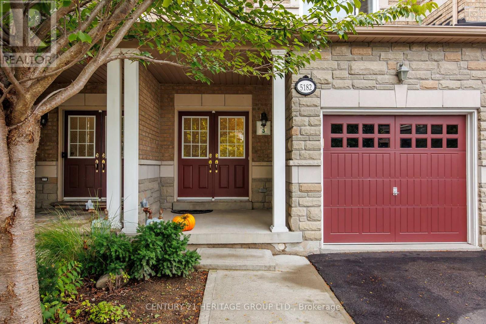 5182 Angel Stone Drive, Mississauga (Churchill Meadows), Ontario  L5M 0L4 - Photo 2 - W12430245